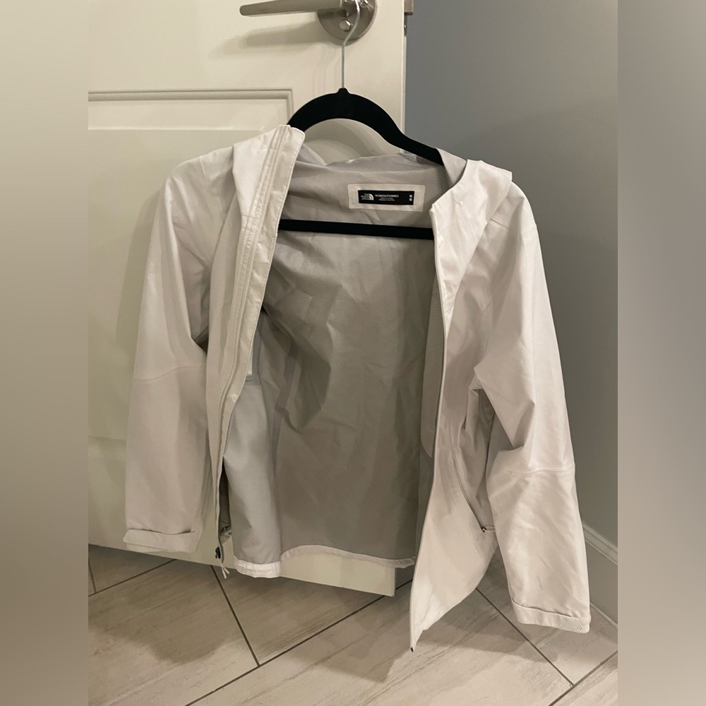White Northface Rainjacket M